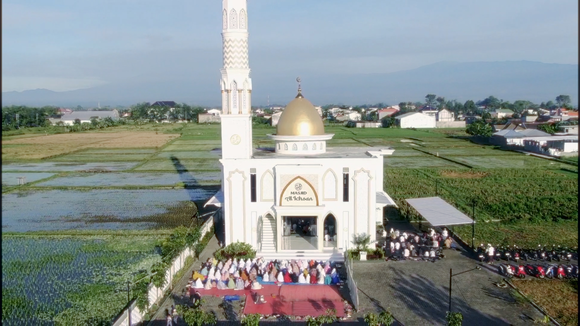 Suasana Hari Raya Idul Fitri 2026 / 1447 H di Masjid Al-Ichsan Lumajang